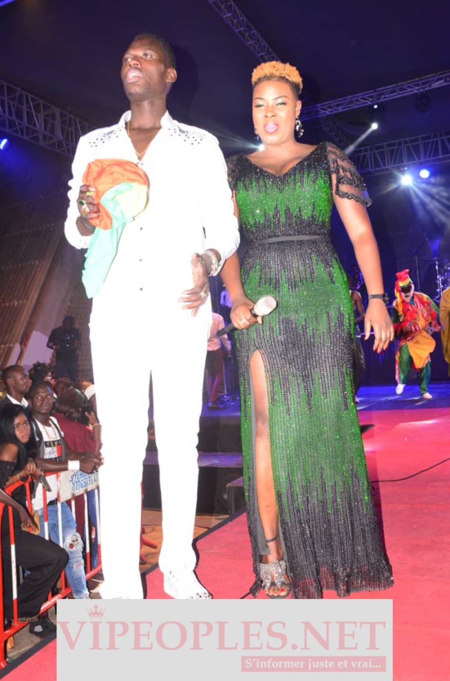 CICES REVIVEZ LES IMAGES EXPLOSIVES DU LIVE SHOW DE MOMO DIENG QUI GRAVIT LES ÉCHELONS.