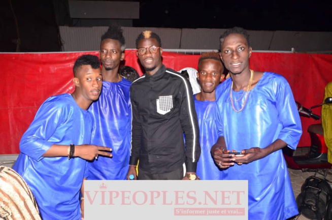CICES REVIVEZ LES IMAGES EXPLOSIVES DU LIVE SHOW DE MOMO DIENG QUI GRAVIT LES ÉCHELONS.