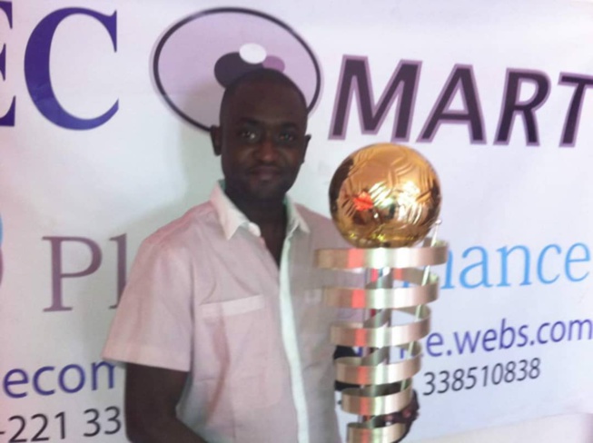 OMART ET SA BANQUE DESTINÉE AUX CREATEURS DE 2000 A 2017 OMART ET SA BANQUE DESTINÉE AUX CREATEURS DE 2000 A 2017