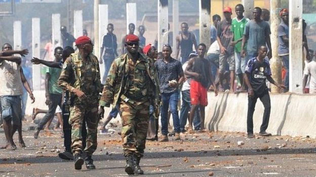 Guinée: Les gendarmes autorisés à tirer à vue Guinée: Les gendarmes autorisés à tirer à vue