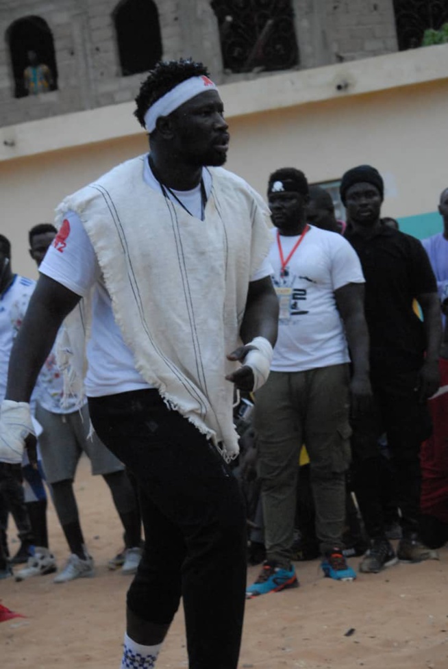 OPEN PRESSE: Boy Niang 2 de Pikine déclare le feu et ses flammes à son adversaire le 13 juillet. Un combat Al Bourakh Events drapeau Aliou Sall Maire de Guédiawaye.