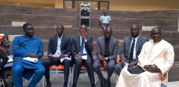 Manifestations Petrogaz : Les étudiants républicains à l’assaut de ‘’Aar Li Ñu Bokk’’ Manifestations Petrogaz : Les étudiants républicains à l’assaut de ‘’Aar Li Ñu Bokk’’