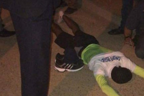 Arrestation de dealers à Ngor : Un élément de la Dic entre la vie et la mort, 2 Kg de drogue saisis chez un ASP Arrestation de dealers à Ngor : Un élément de la Dic entre la vie et la mort, 2 Kg de drogue saisis chez un ASP