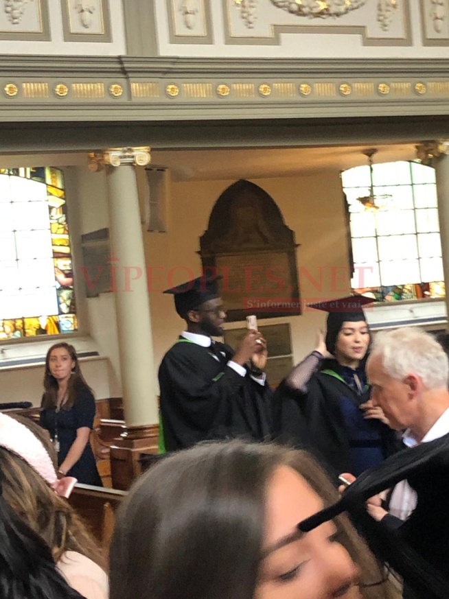 LONDRES: Les images de la graduation du fils de Youssou Ndour diplômé BA Global Management Leadership and Management de la Regents University
