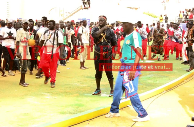 VIDÉO: LE TOUSS BOY NIANG 2, AVEC SON PÈRE. UN COMBAT AL BOURAKH EVENTS