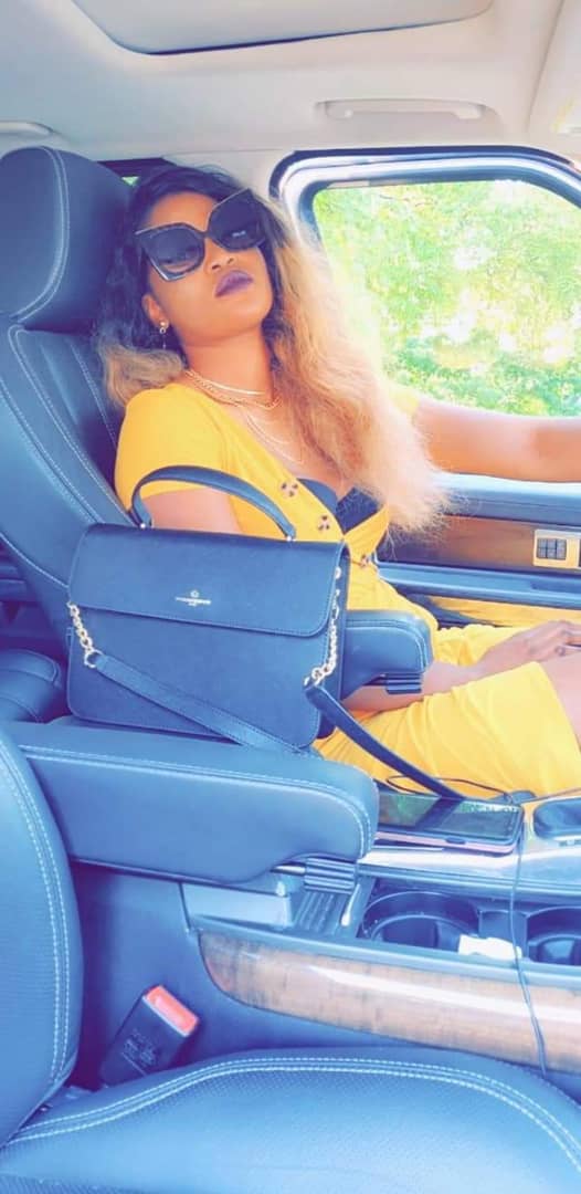 Watts Sita Watta Konneh signée, par le LABEL international AHFOMEDPROD. Pour la réalisation et production  intégrale de son 1er ALBUM -