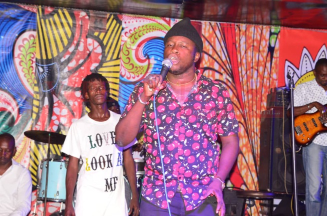 Ls images de TITI la lionne toujours au meilleure de sa forme dans sa robe élégante et sublime au Sarraba. Ls images de TITI la lionne toujours au meilleure de sa forme dans sa robe élégante et sublime au Sarraba.