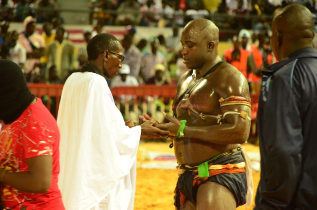 EN IMAGES DU COMBAT LAC 2 VS BOY NIANG 2 DANS  LEURS PREPARATIONS