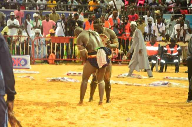 EN IMAGES DU COMBAT LAC 2 VS BOY NIANG 2 DANS  LEURS PREPARATIONS