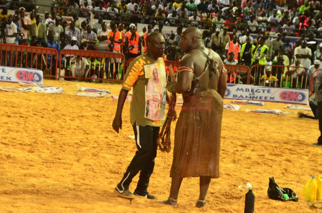 EN IMAGES DU COMBAT LAC 2 VS BOY NIANG 2 DANS  LEURS PREPARATIONS