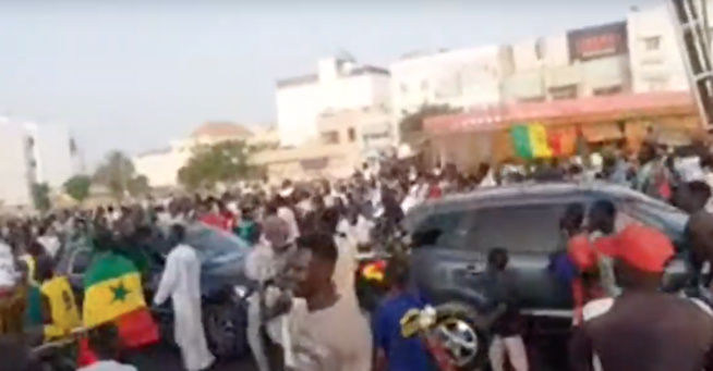 CAN 019: Le Sénégal en finale la joie des Sénégalais dans les rues de Dakar. REGARDEZ CAN 019: Le Sénégal en finale la joie des Sénégalais dans les rues de Dakar. REGARDEZ
