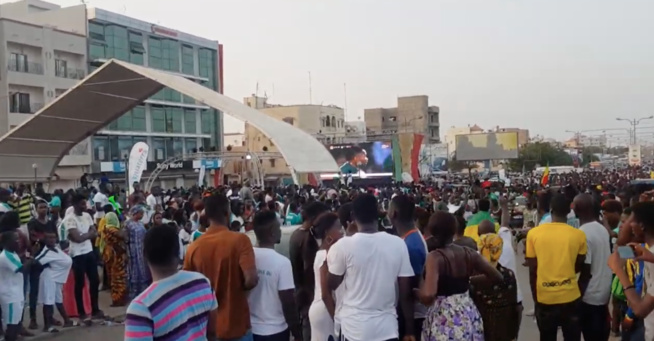 La joie et le bonheur à Dakar aprés la victoire des lions face à la Tunusie avant la finale face à l'Algerie. La joie et le bonheur à Dakar aprés la victoire des lions face à la Tunusie avant la finale face à l'Algerie.