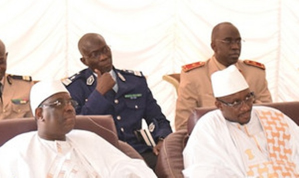 Macky Sall s'est rendu chez le ministre Moustapha Diop pour... Macky Sall s'est rendu chez le ministre Moustapha Diop pour...
