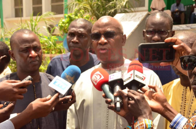 Rappel à dieu de Ousmane Tanor Dieng, la maison du parti socialiste succombe dans le noire. Rappel à dieu de Ousmane Tanor Dieng, la maison du parti socialiste succombe dans le noire.