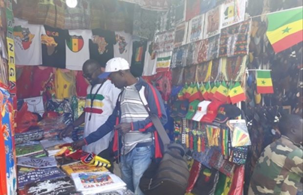 LES LIONS EN FINALE, LE COÛT DES MAILLOTS GRIMPE À SANDAGA LES LIONS EN FINALE, LE COÛT DES MAILLOTS GRIMPE À SANDAGA