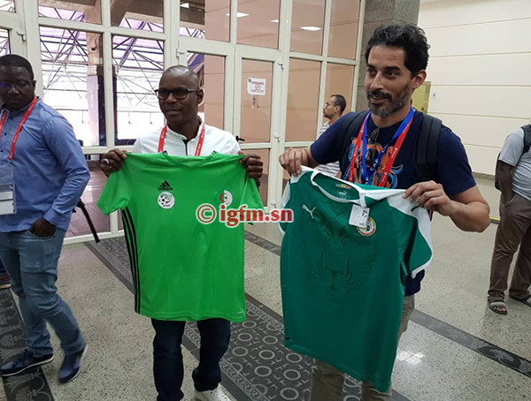 CAN 2019: échange de maillots entre presse sénégalaise et algérienne