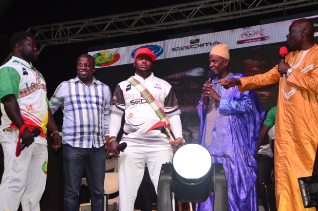 Tous les images du FACE 2 FACE Eumeu Séne vs Modou Lo un combat royal le 28 juillet.