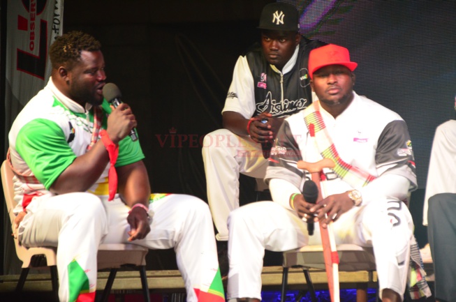 Tous les images du FACE 2 FACE Eumeu Séne vs Modou Lo un combat royal le 28 juillet.