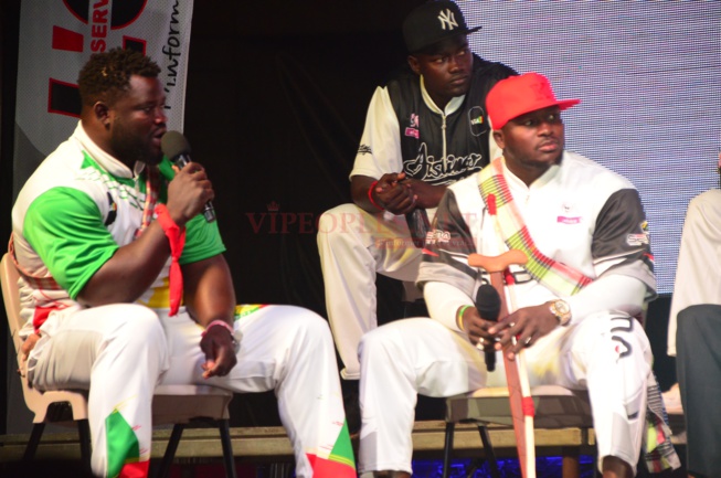 Tous les images du FACE 2 FACE Eumeu Séne vs Modou Lo un combat royal le 28 juillet.