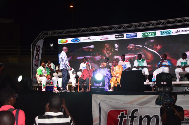 Tous les images du FACE 2 FACE Eumeu Séne vs Modou Lo un combat royal le 28 juillet.