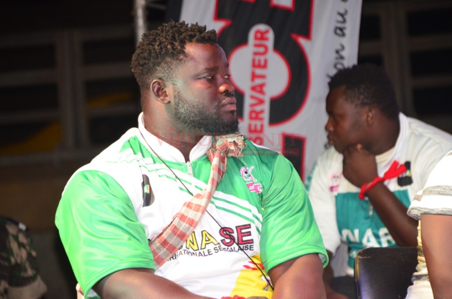 Tous les images du FACE 2 FACE Eumeu Séne vs Modou Lo un combat royal le 28 juillet.