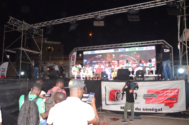Tous les images du FACE 2 FACE Eumeu Séne vs Modou Lo un combat royal le 28 juillet.
