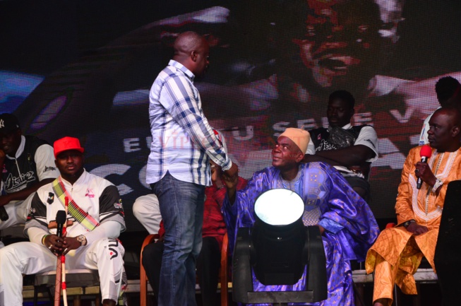 Tous les images du FACE 2 FACE Eumeu Séne vs Modou Lo un combat royal le 28 juillet.