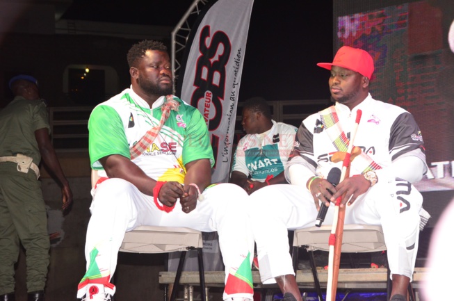 Tous les images du FACE 2 FACE Eumeu Séne vs Modou Lo un combat royal le 28 juillet. Tous les images du FACE 2 FACE Eumeu Séne vs Modou Lo un combat royal le 28 juillet.