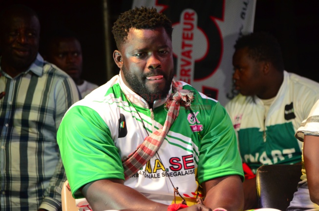 Tous les images du FACE 2 FACE Eumeu Séne vs Modou Lo un combat royal le 28 juillet.