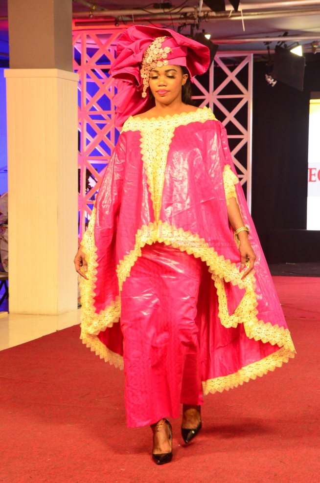COLLECTION EVENEMENT TABASKI: LES BAZINS BIO UNIVERS PLUS TÉL:778625415/78 1163633 AVEC LA COUTURE DE MONDIALE COUTURE DE IBRA FALL GUÉDIAWAYE TEL: 00221 77 9423761