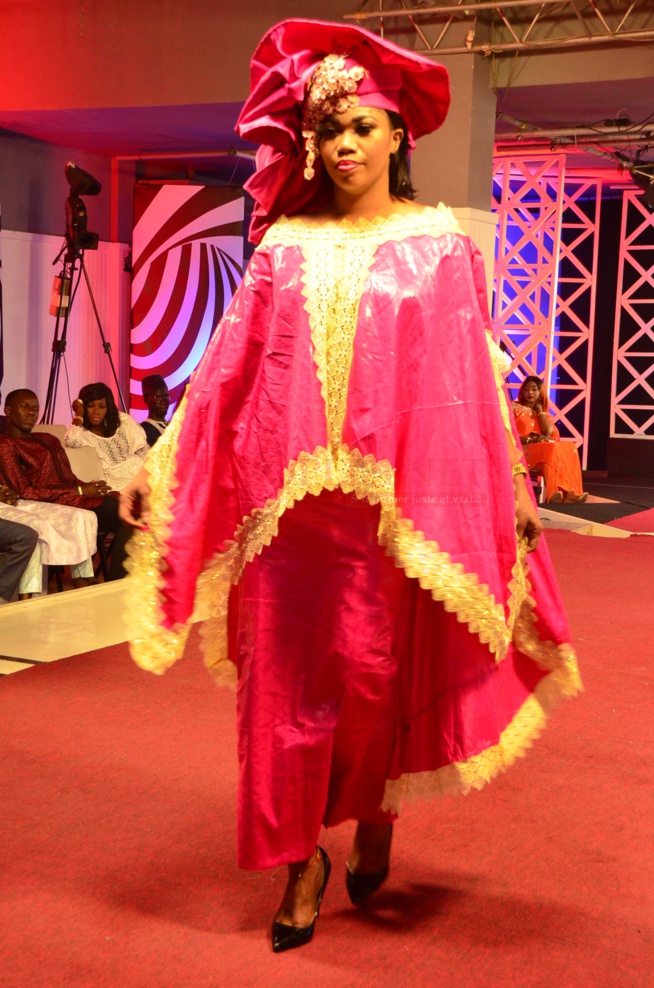 COLLECTION EVENEMENT TABASKI: LES BAZINS BIO UNIVERS PLUS TÉL:778625415/78 1163633 AVEC LA COUTURE DE MONDIALE COUTURE DE IBRA FALL GUÉDIAWAYE TEL: 00221 77 9423761