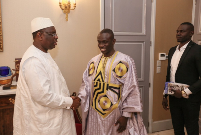 ANNIVERSAIRE 1 AN DE PLUS ÇA SE FÉTE: Le leader de la génération consciente Pape Diouf souffle une bougie de plus.