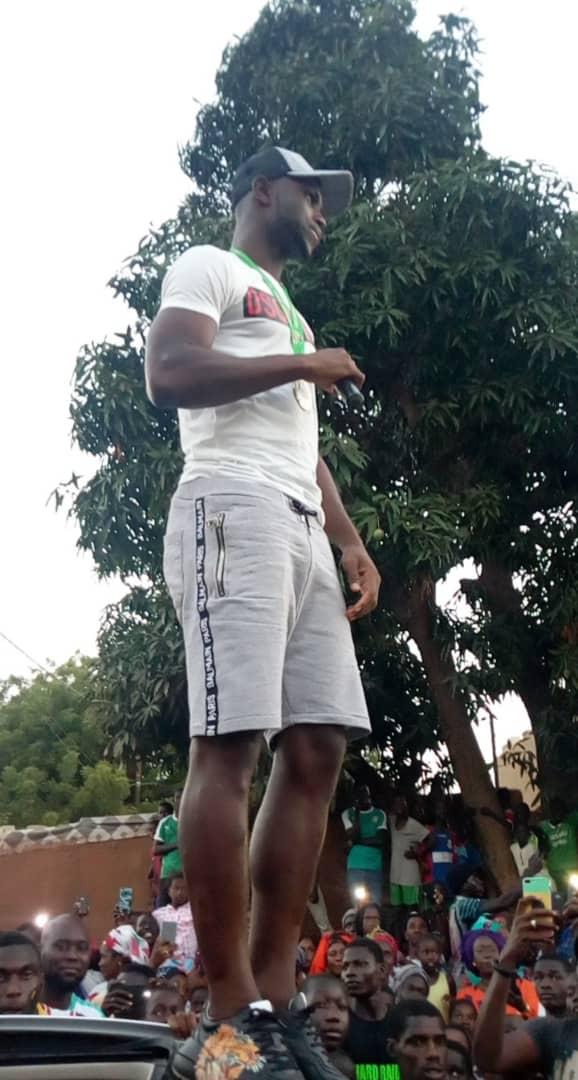 MBOUR: Moussa Konaté accueilli en héros par la population.