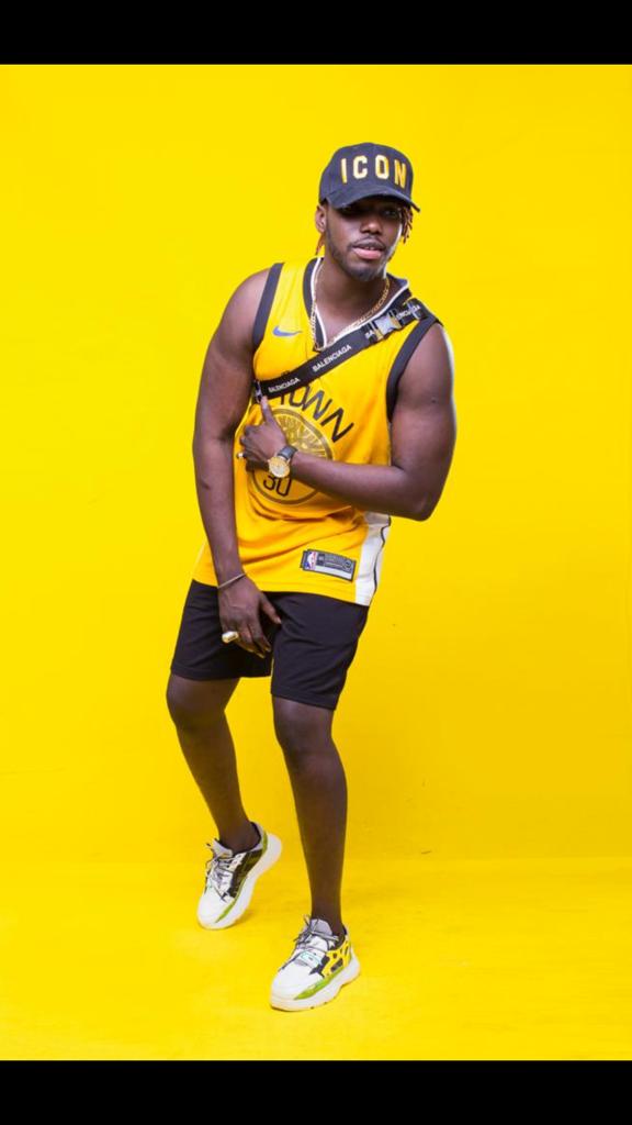 Pama Dieng le numero 10 de la famille feu Ndiouga Dieng dévoile un autre talent. REGARDEZ