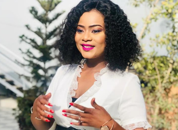 ( 06 PHOTOS ) Eté 2019 : La tenue spéciale de Merry Beye attire le regard