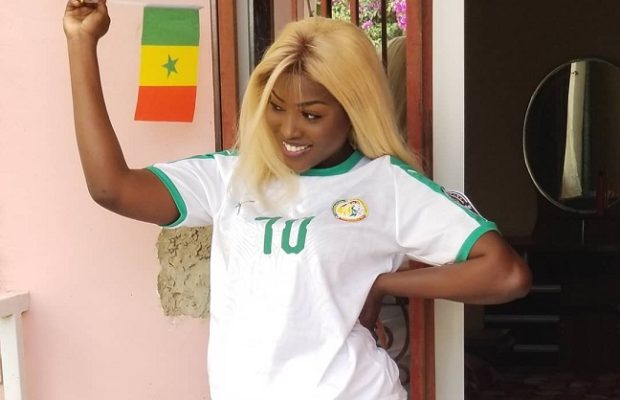 Oumou de la série Pod et Marichou…met ses atouts en avant
