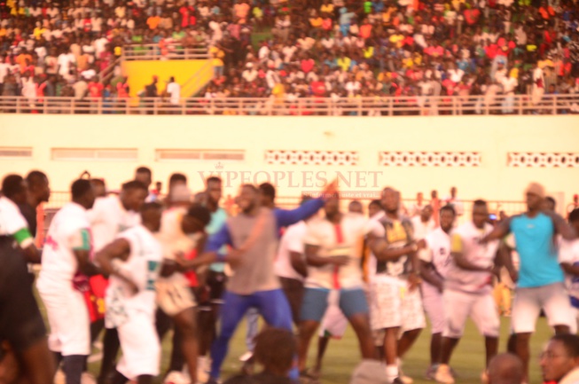 Eumeu Séne avertit Modou Lo: "Mane amouma béneu pression..."et prone la non-violence le jour du combat