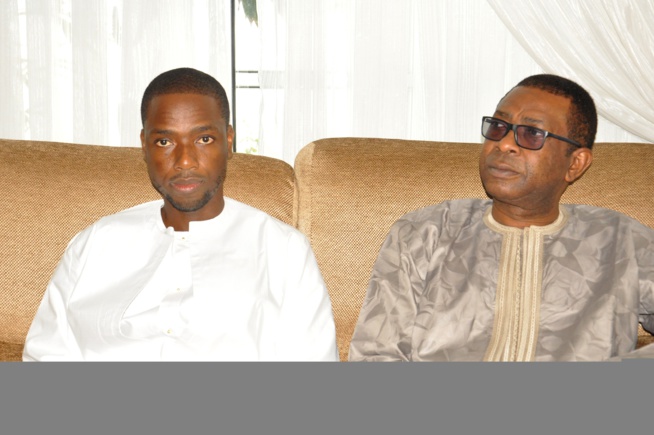 Youssou Ndour chez Tanor pour présenter ses condoléances Youssou Ndour chez Tanor pour présenter ses condoléances