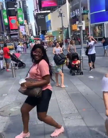 Mami Thiam l’épouse d’Abba prend du bon temps aux Etats-Unis