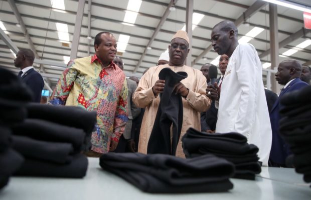 Video: Macky SALL sur le PSE “Je crois au travail et non à l’aide au développement” Video: Macky SALL sur le PSE “Je crois au travail et non à l’aide au développement”