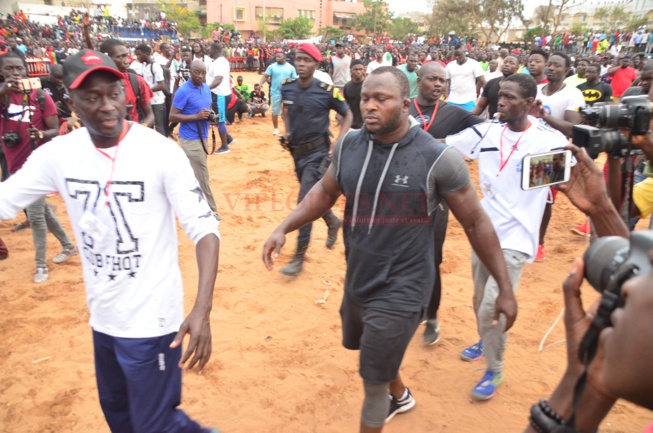 Revivez en images l’Open Press de Modou Lo aux Parcelles assainies