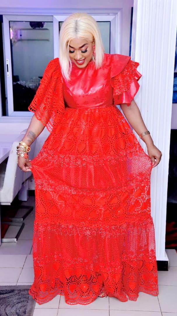 LES TENDANCES TABASKI: EVA ROSE OUVRE LE BAL AVES SES MODELS