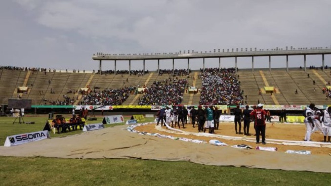 EUMEU SÈNE vs MODOU LÔ: VOICI LES PREMIÈRES IMAGES DE LSS ! EUMEU SÈNE vs MODOU LÔ: VOICI LES PREMIÈRES IMAGES DE LSS !