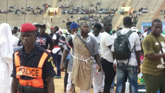 ARRIVÉE MOUVEMENTÉE DE MODOU LÔ AU STADE LSS