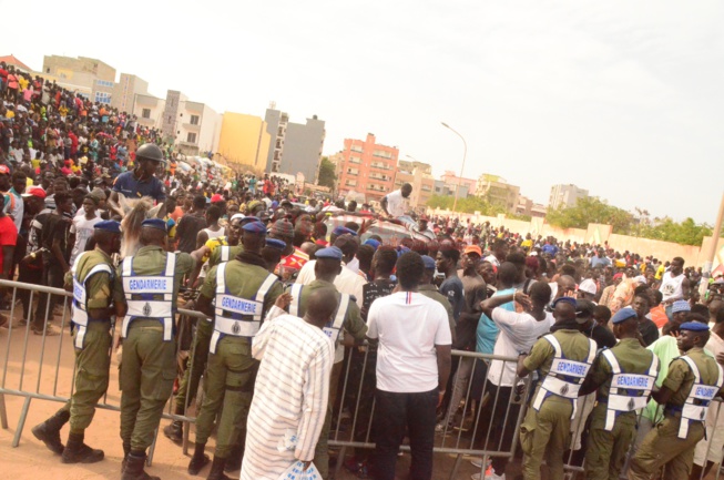 LSS: Entré de Modou Lo au stade. LSS: Entré de Modou Lo au stade.