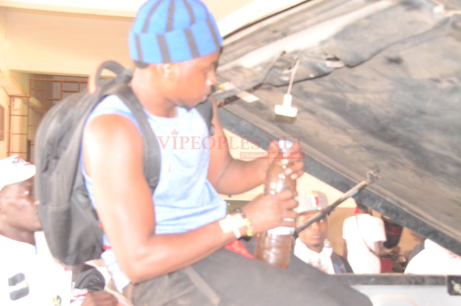 LSS: Entré de Modou Lo au stade. LSS: Entré de Modou Lo au stade.