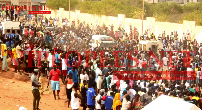 (VIDEO) ENTRE DE MODOU LO ET AMBIANCE AU STADE (VIDEO) ENTRE DE MODOU LO ET AMBIANCE AU STADE