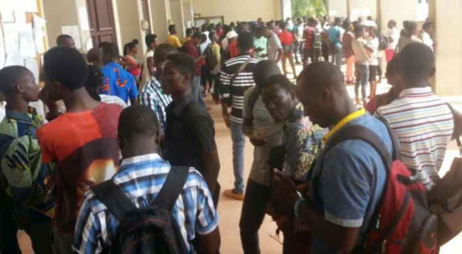 Universités privées: Les étudiants menacés d’expulsion mercredi prochain, contestent Universités privées: Les étudiants menacés d’expulsion mercredi prochain, contestent