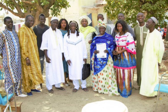 Mme Fanta Fall est la bénéficiaire du billet (Mecque) offert par la Première Dame à Ouza Mme Fanta Fall est la bénéficiaire du billet (Mecque) offert par la Première Dame à Ouza