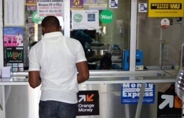 Pour 10 000 Fcfa, une gérante d’un point de transfert d’argent perd 300 000 ! Pour 10 000 Fcfa, une gérante d’un point de transfert d’argent perd 300 000 !